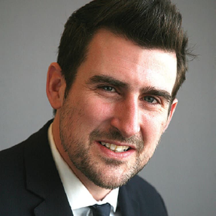 Be40_WEB_James-Hilton James Hilton