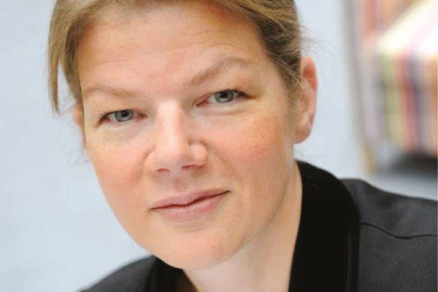 Be56_WEB_Alicia-Suminski-900x600