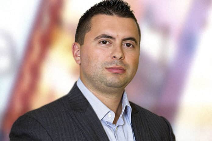 Eugene Grinberg_Solve Advisors_900x600