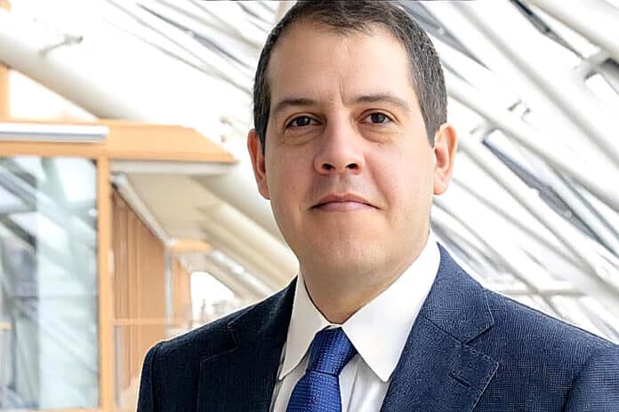 Brunno Maradei_Aegon_ENHANCED_900x600