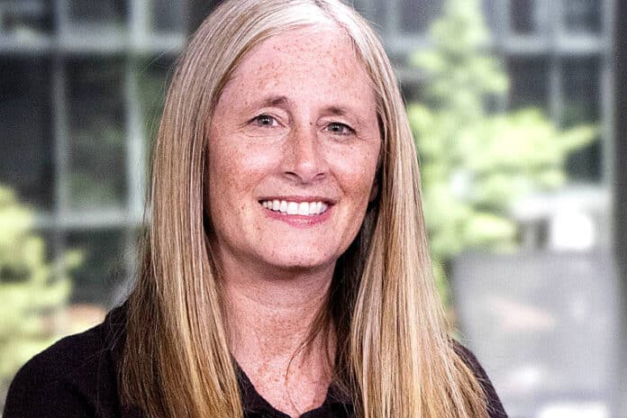 Katie Kummer-EY_900x600