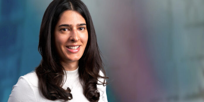 Yassamin Issapour_agora_1800x900