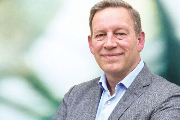 Be59_Web_Mike_Powell_900x600