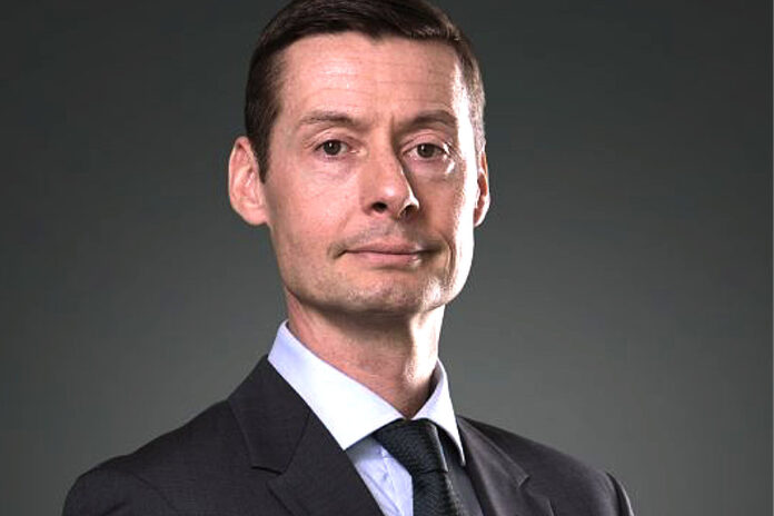 Colin Dryburgh-Aegon AM_900x600