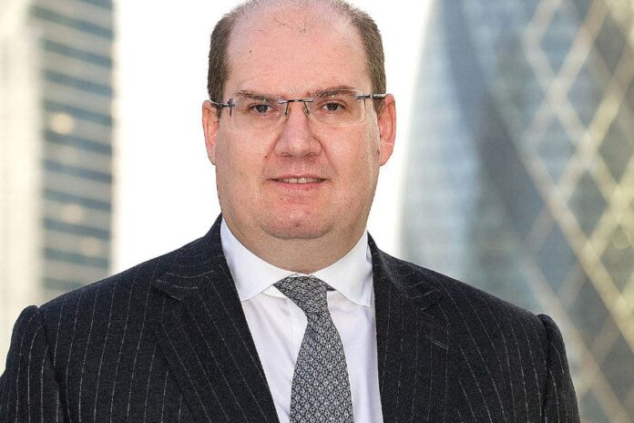 Darren-Bustin_Schroders_900x600