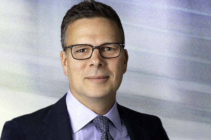 Mike du Plessis_Liquidnet_900x600