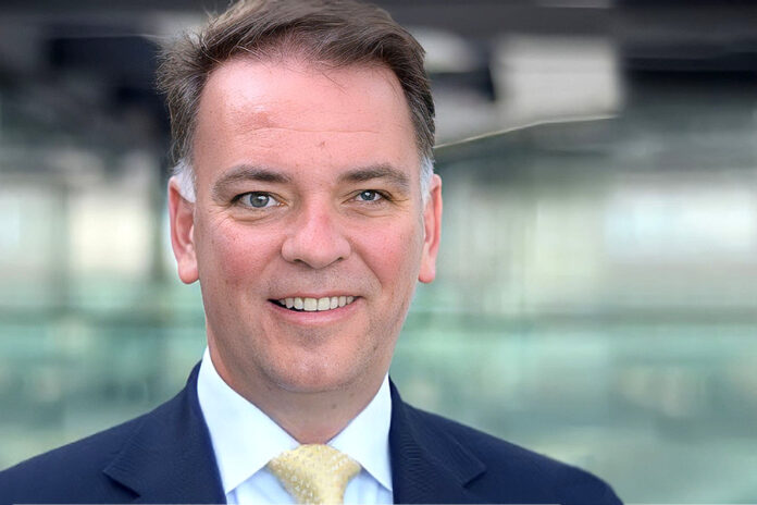 Scott McCubbin_EY-900x600